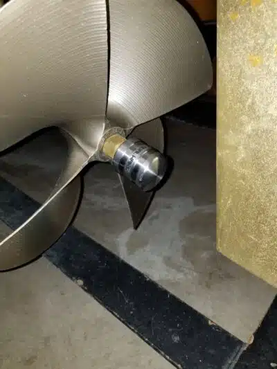 Prop Puller on the Nut of a Prop Ready to Strike and loosen